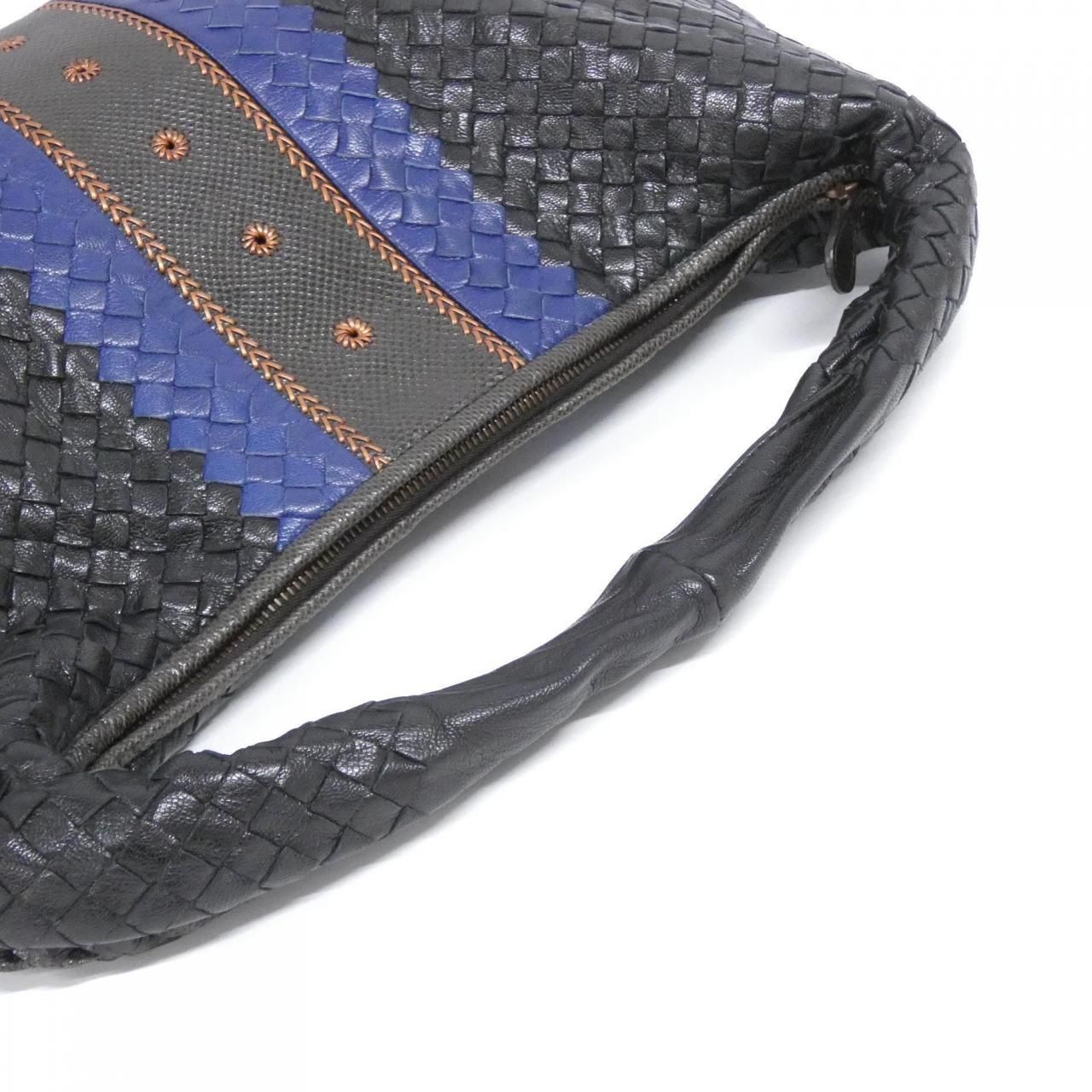 Bottega Veneta Shoulder Bag — view 4