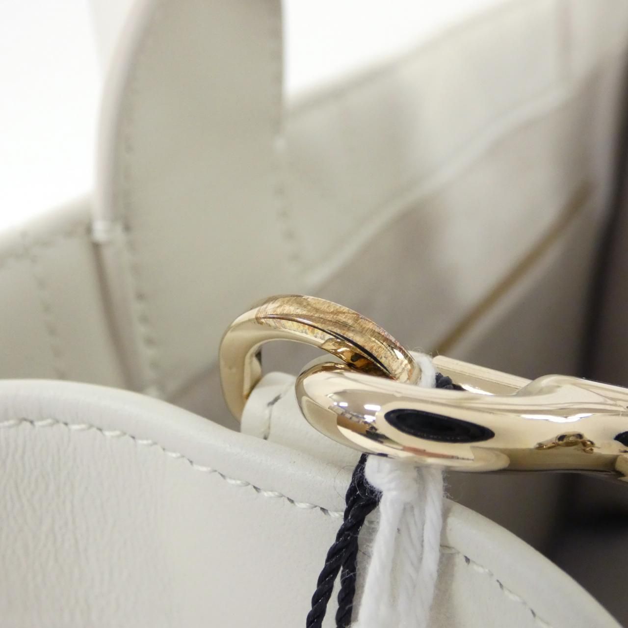 Dior Book Tote Gold — view 7