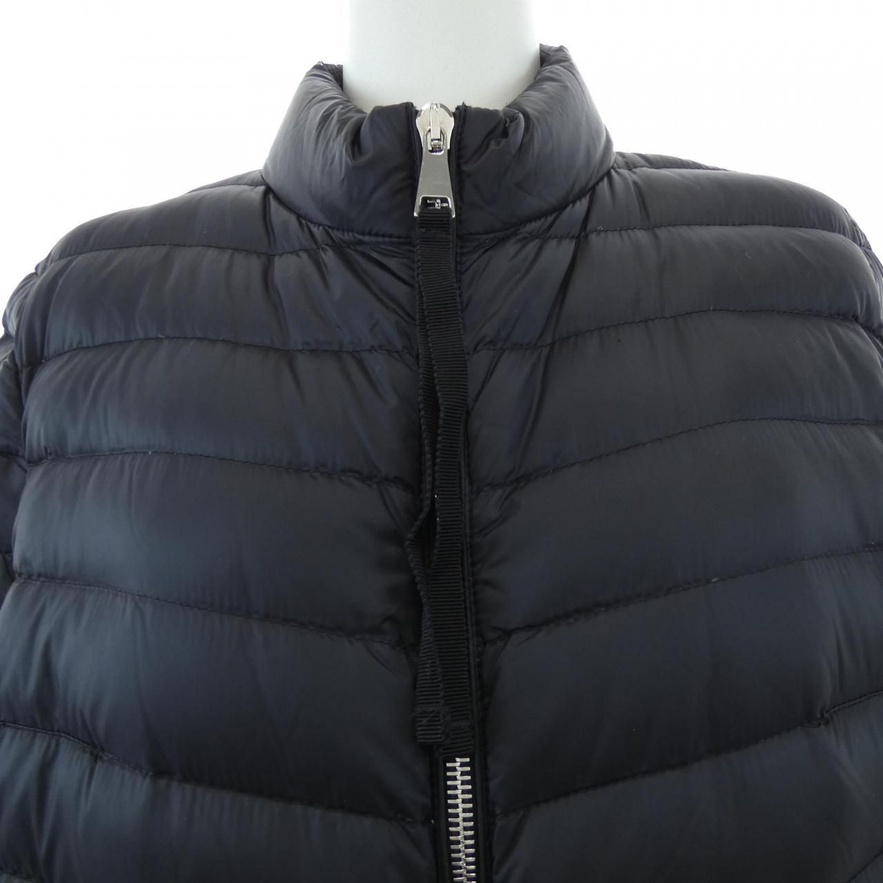 Moncler Agatelon Down Jacket Coat — view 6