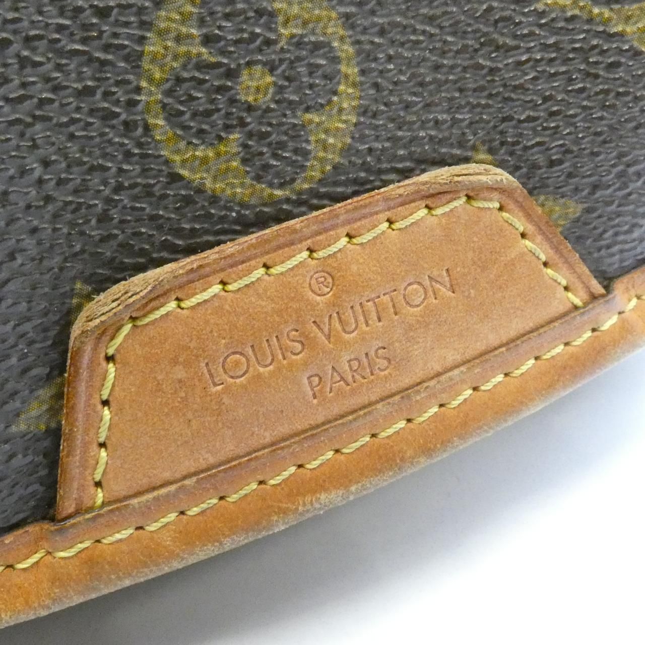 Louis Vuitton Monogram Menilmontan PM Shoulder Bag — view 4