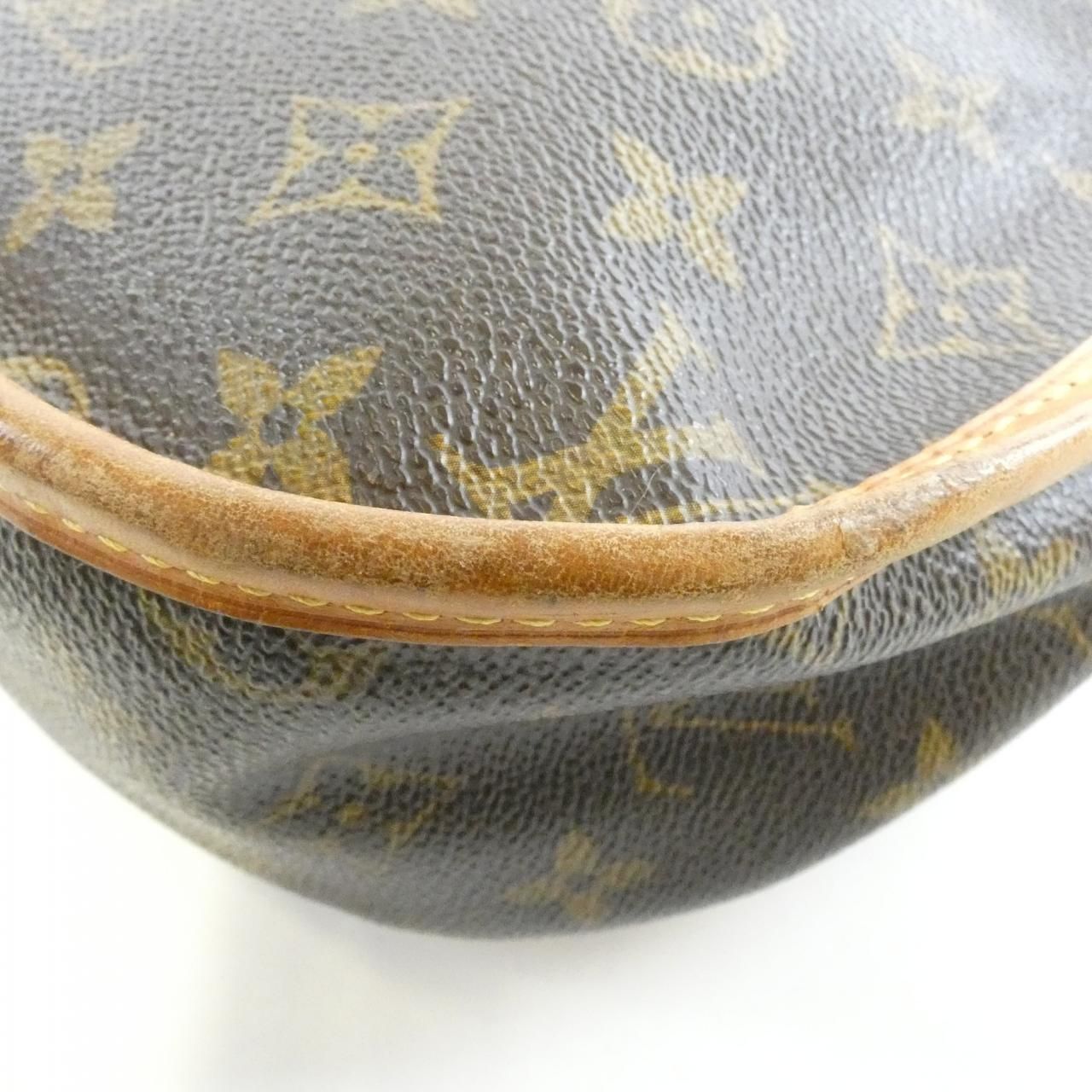 Louis Vuitton Monogram Menilmontan PM Shoulder Bag — view 3