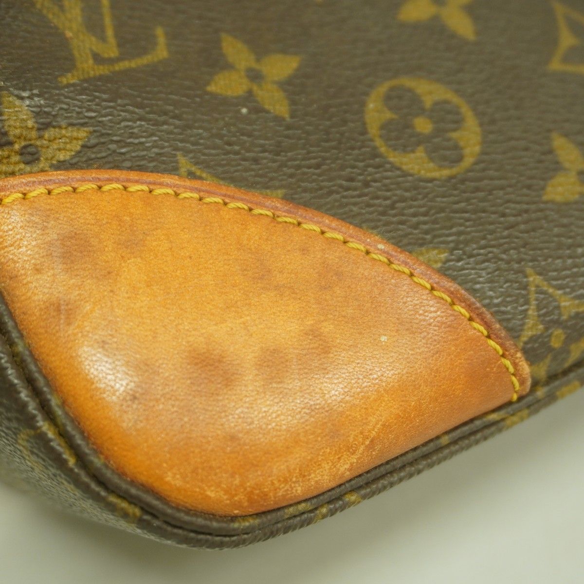 Louis Vuitton Shoulder Bag Monogram Boulogne 30 Brown — view 6