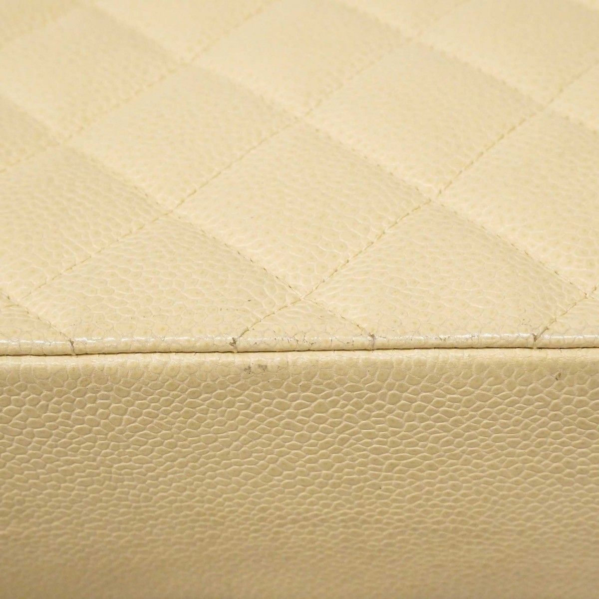 Chanel Shoulder Bag Diana Caviar Leather Ivory Gold — view 9