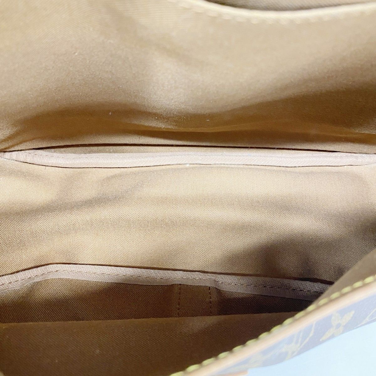 Louis Vuitton Shoulder Bag Monogram Saumur 35 Brown — view 4