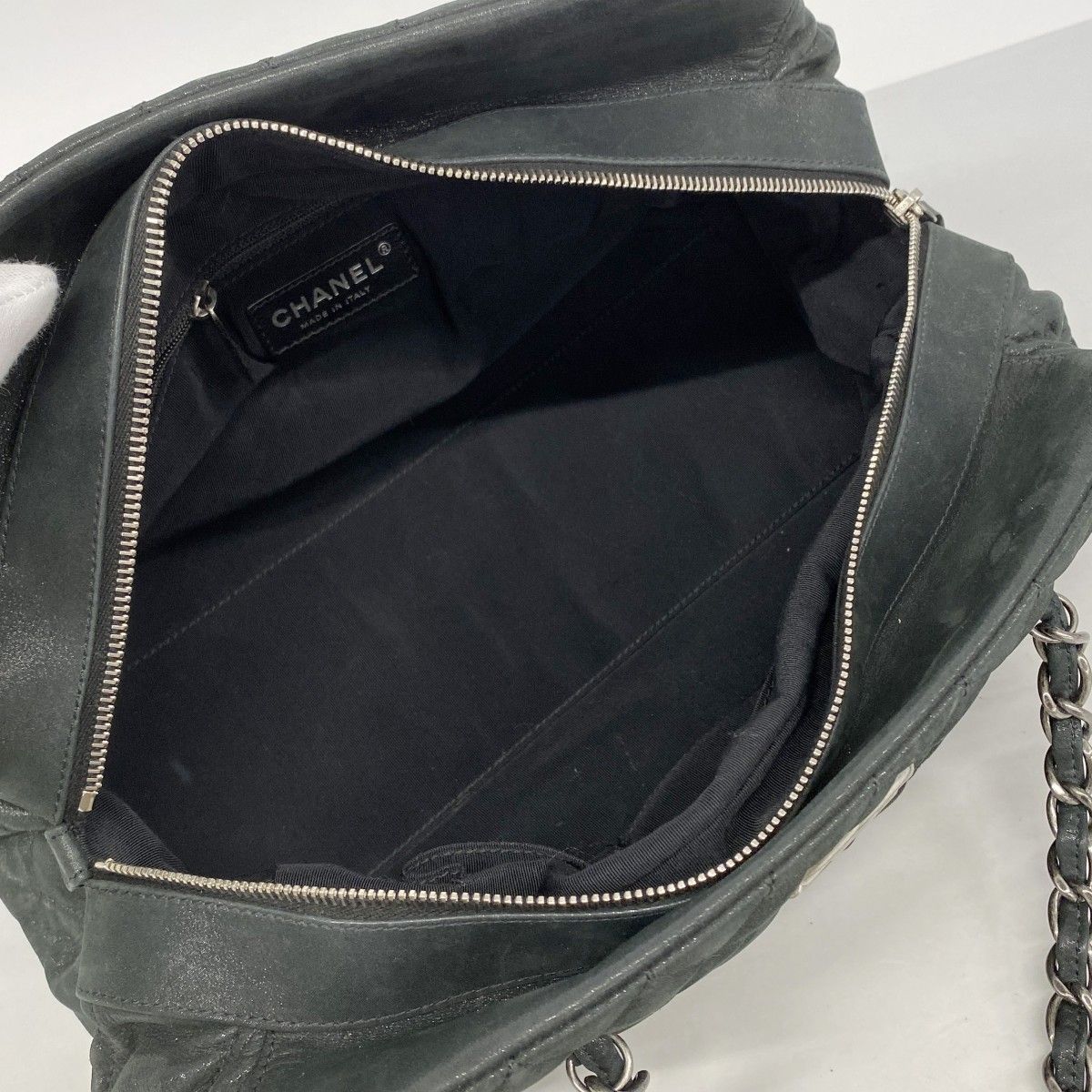 Chanel Shoulder Bag Quilted Leather Black Silver — view 4