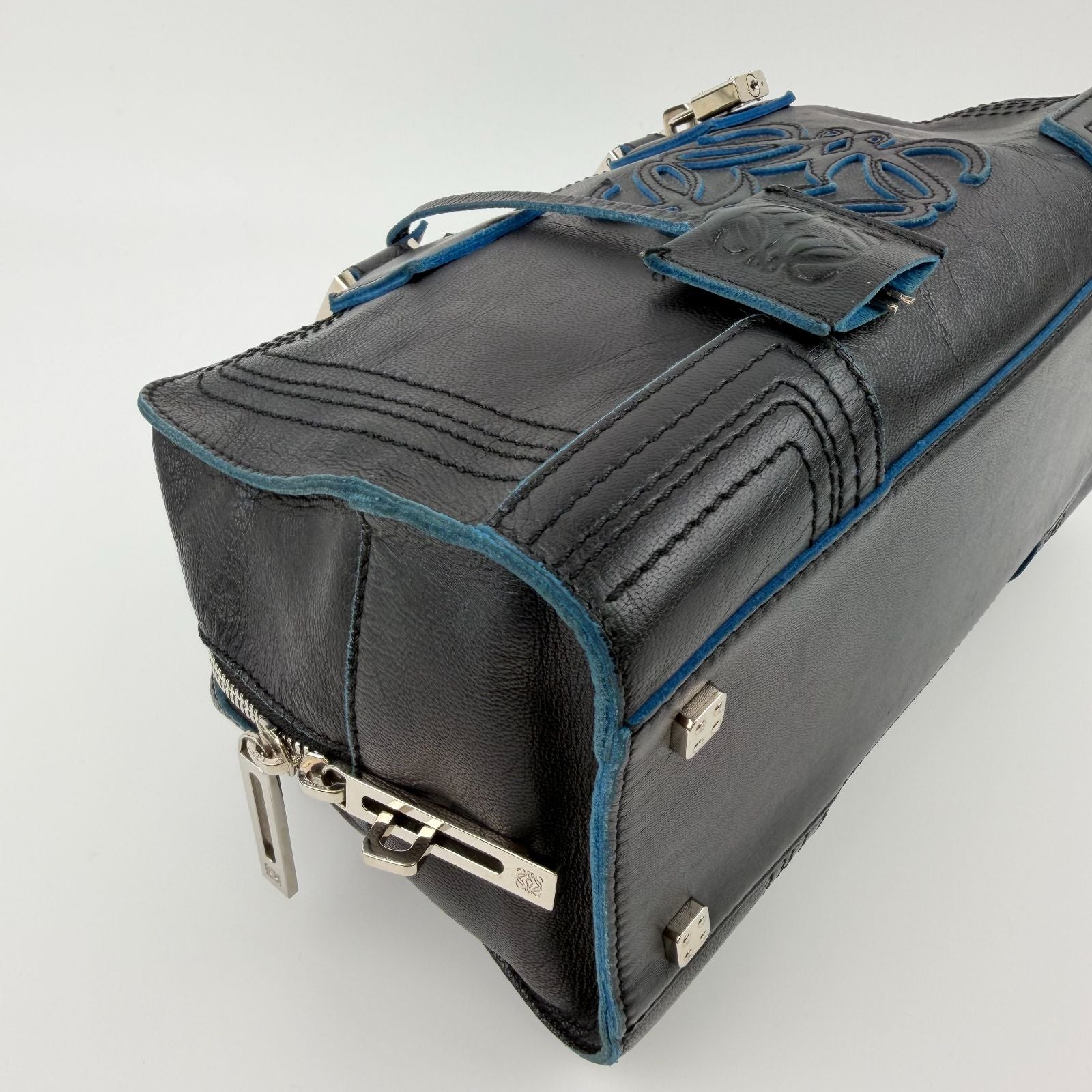 Loewe Anagram Amazona 28 Handbag Black Leather Vintage — view 8