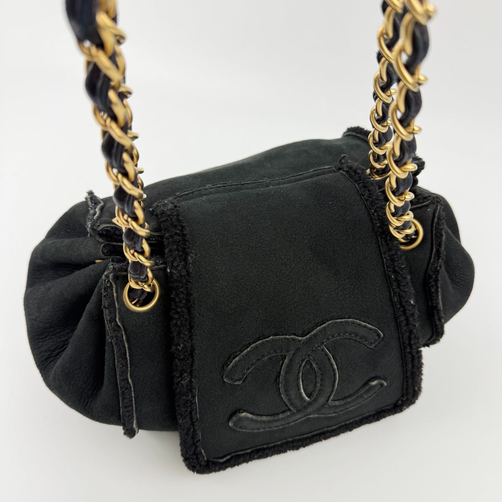 Chanel CC Logo Chain Shoulder Bag Black Shearling Suede Vintage — view 7
