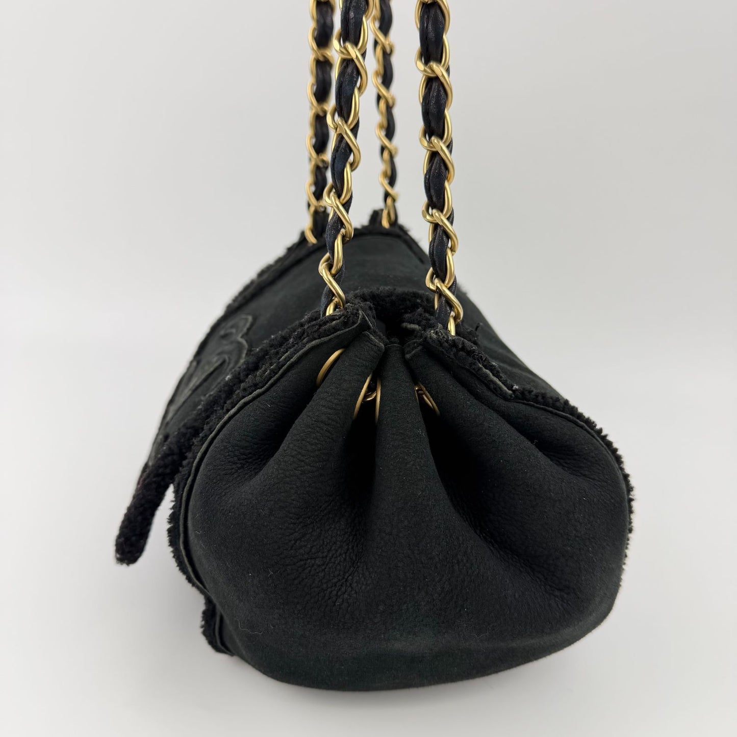 Chanel CC Logo Chain Shoulder Bag Black Shearling Suede Vintage — view 5