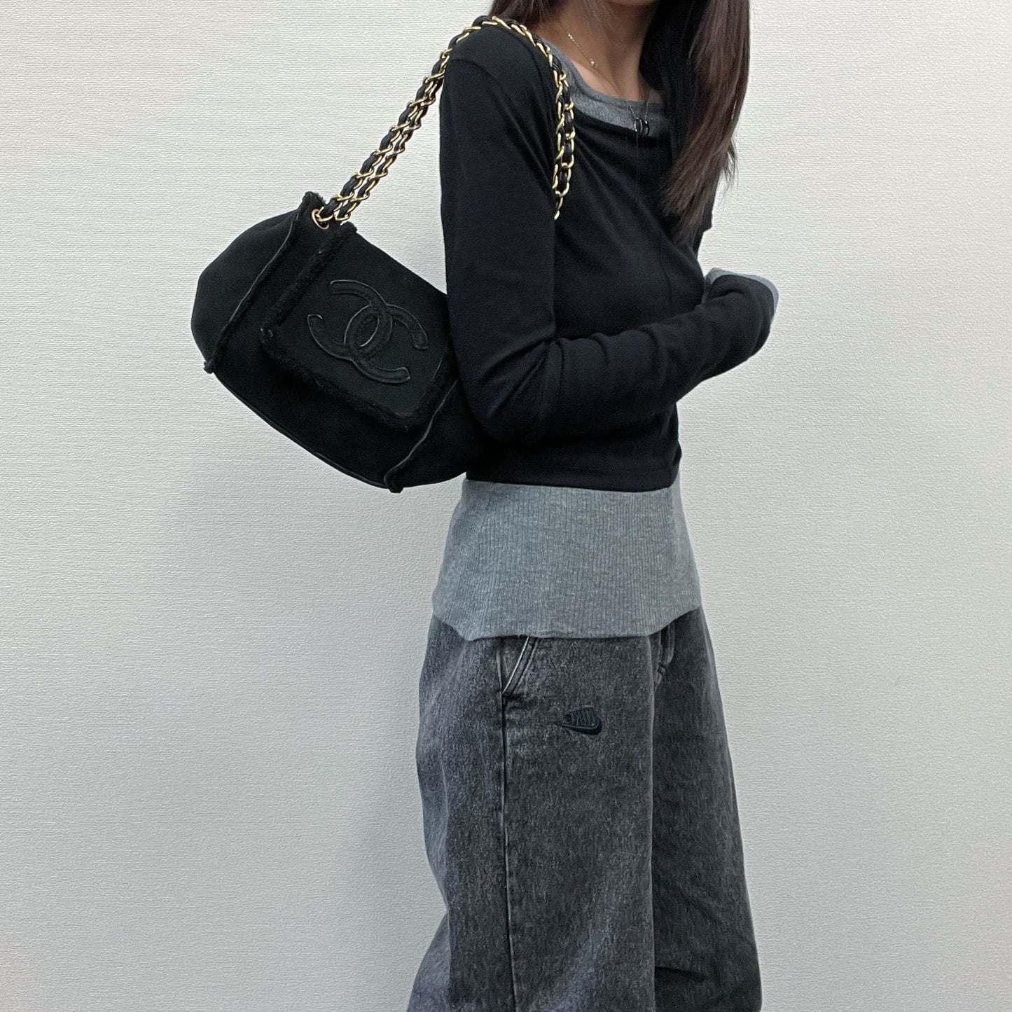 Chanel CC Logo Chain Shoulder Bag Black Shearling Suede Vintage — view 4
