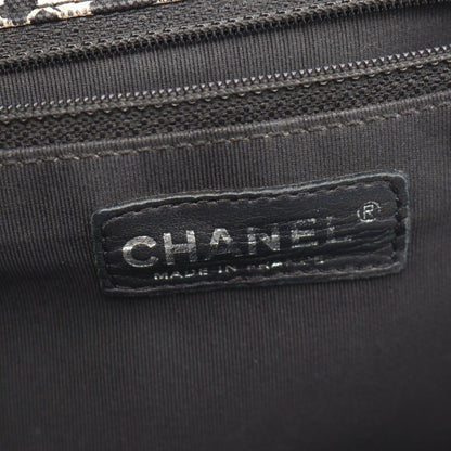 Chanel Tote CC Logo Camellia Black Canvas Plachain — view 4