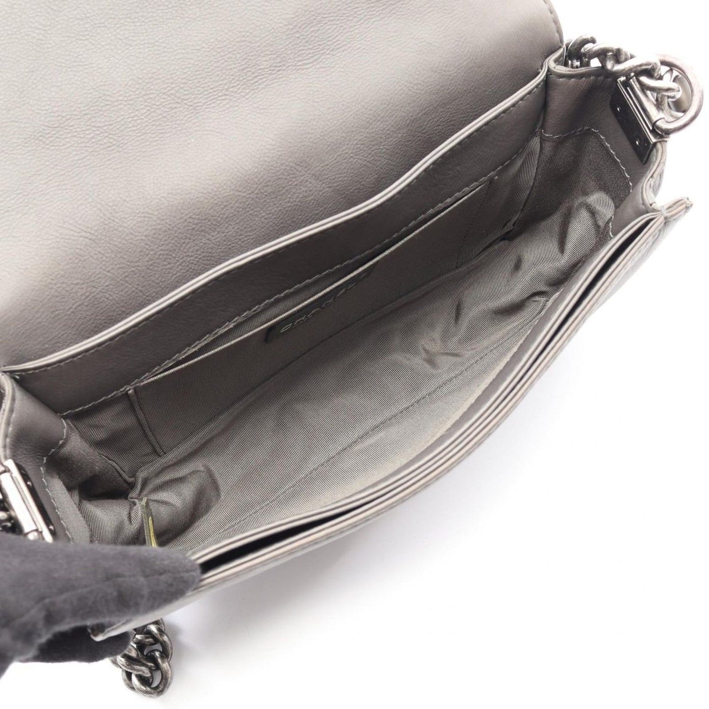 Chanel Shoulder Bag Gray Leather Chain — view 3