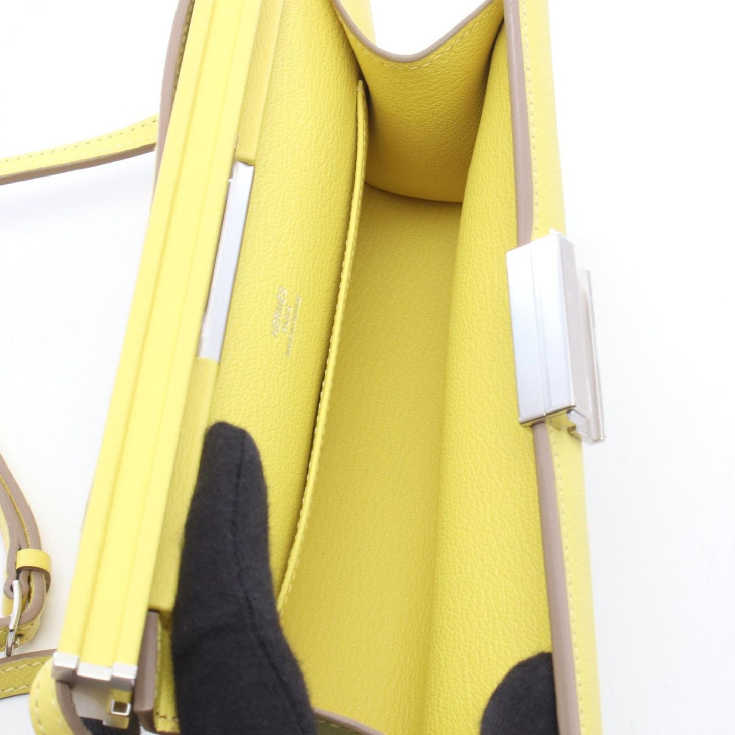 Hermes Shoulder Bag Click 21 Lime Leather — view 3