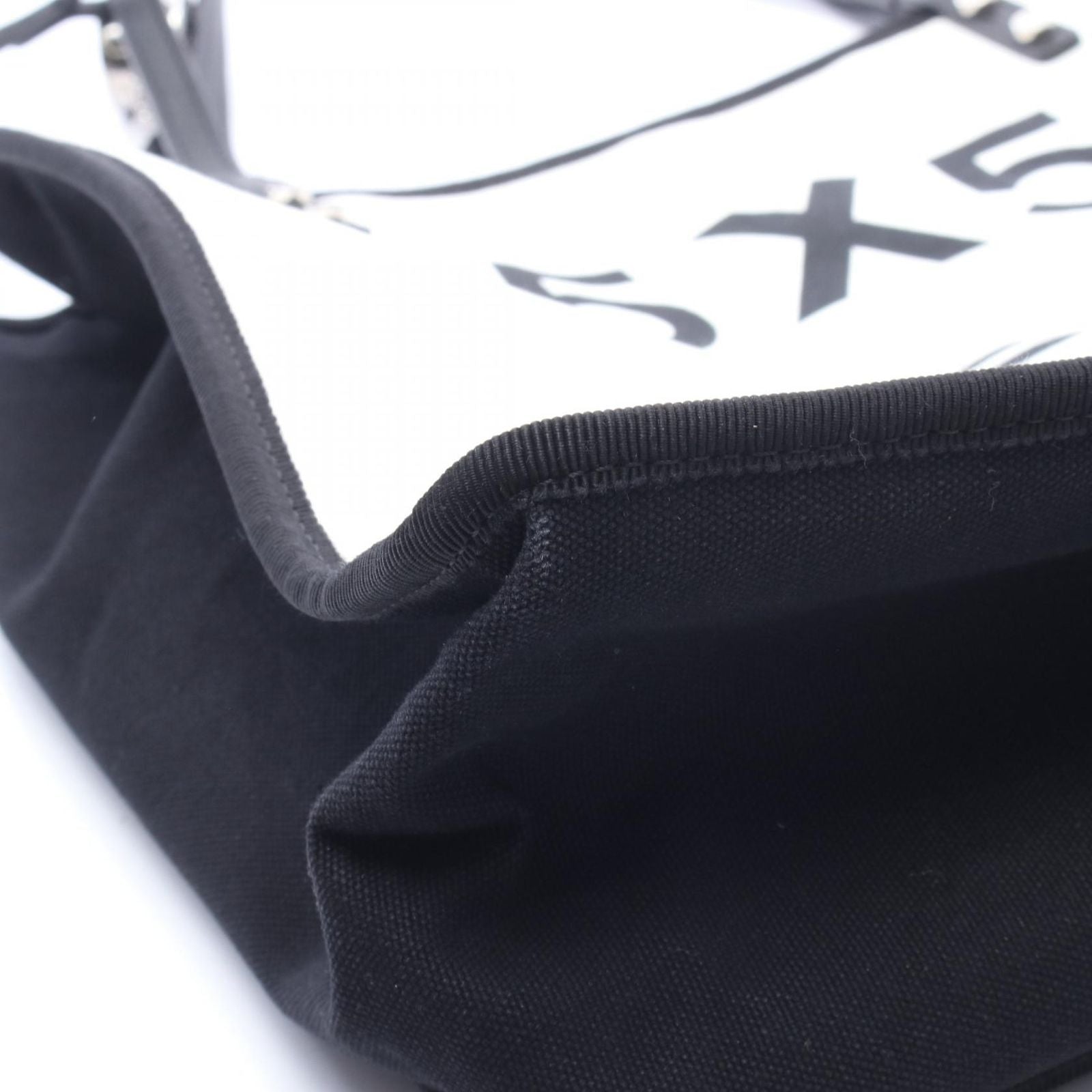 Chanel Tote 5 White Canvas Leather with Charm 5 — view 7