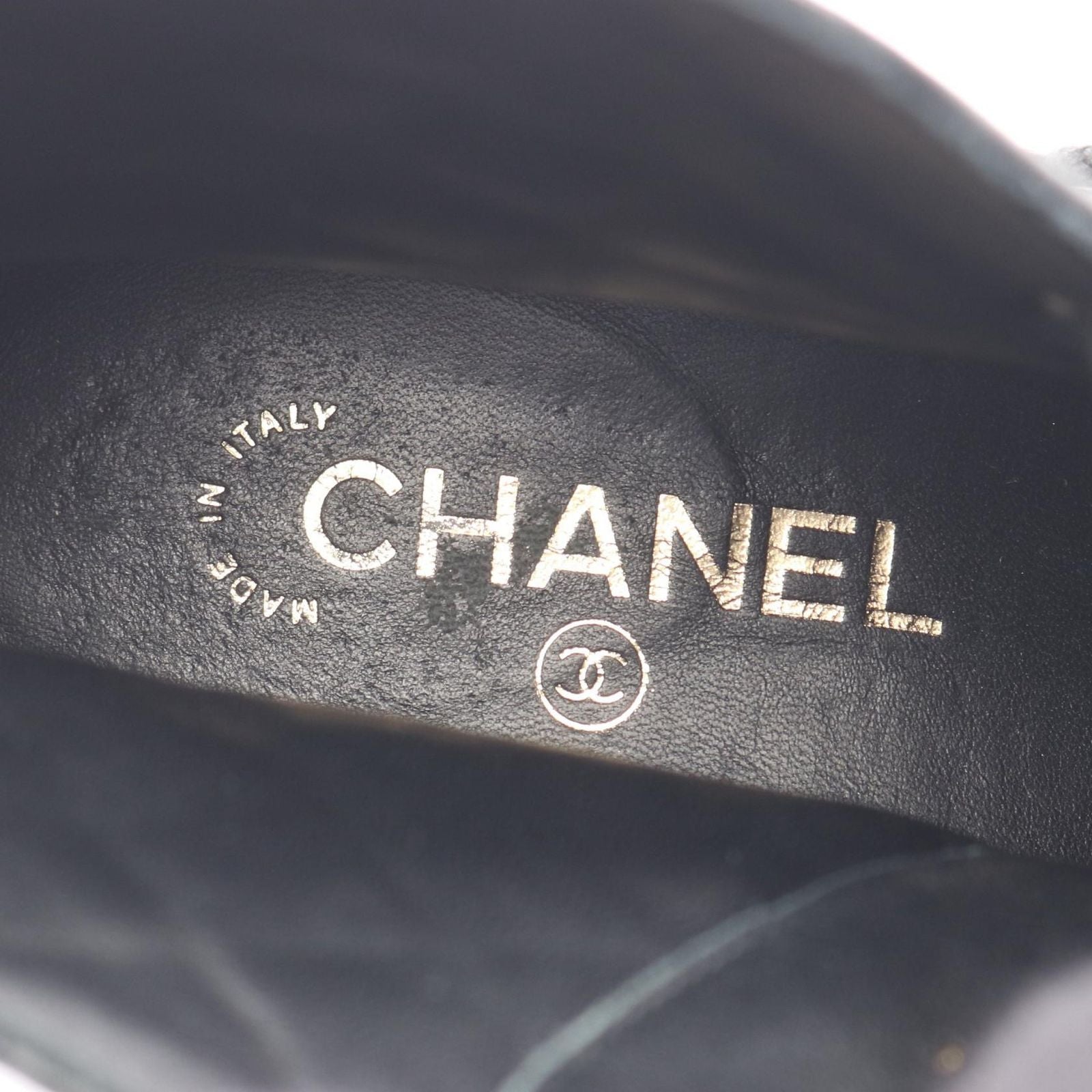 Chanel Boots Quilted Short Black Leather CC Logo — view 5