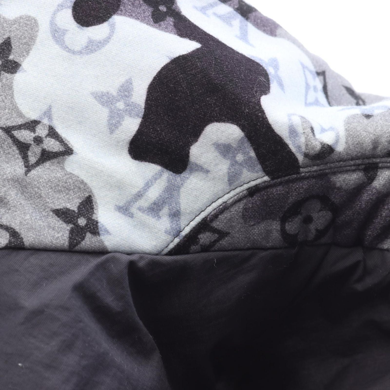 Louis Vuitton Reversible Camo Double Face Batting Nylon Jacket — view 7