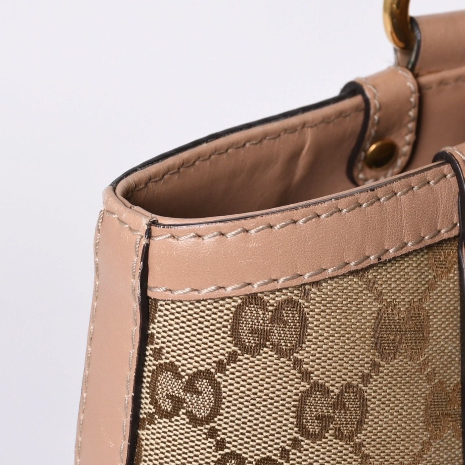 Gucci Handbag GG Canvas Beige Logo — view 4