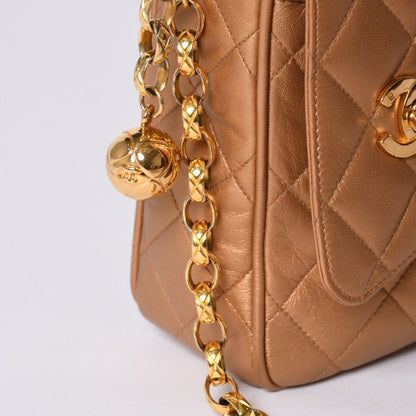 Chanel Chain Shoulder Bag CC Logo Coco Ball Lambskin Quilted Blanc Gold — view 6