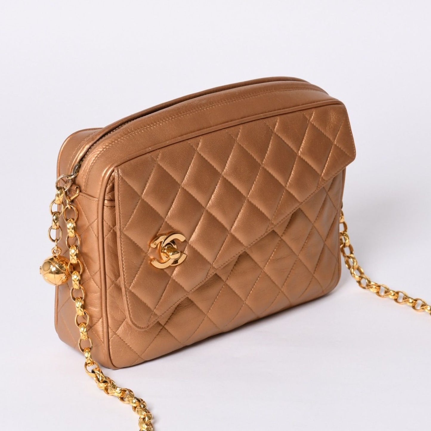 Chanel Chain Shoulder Bag CC Logo Coco Ball Lambskin Quilted Blanc Gold — view 3
