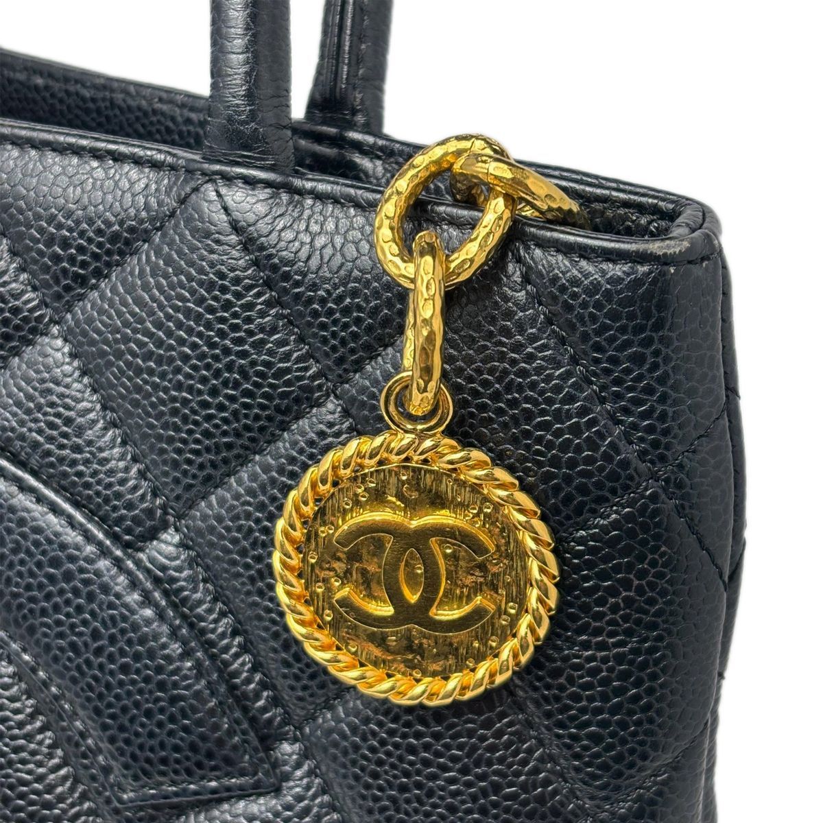 Chanel Medallion Tote Caviar Leather CC Logo Black Gold — view 6
