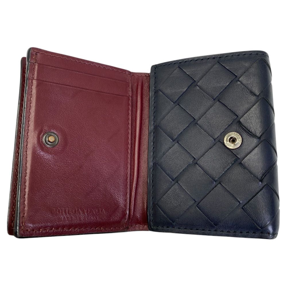 Bottega Veneta Maxi Intrecciato Trifold Wallet Compact Leather Black Capacity — view 8