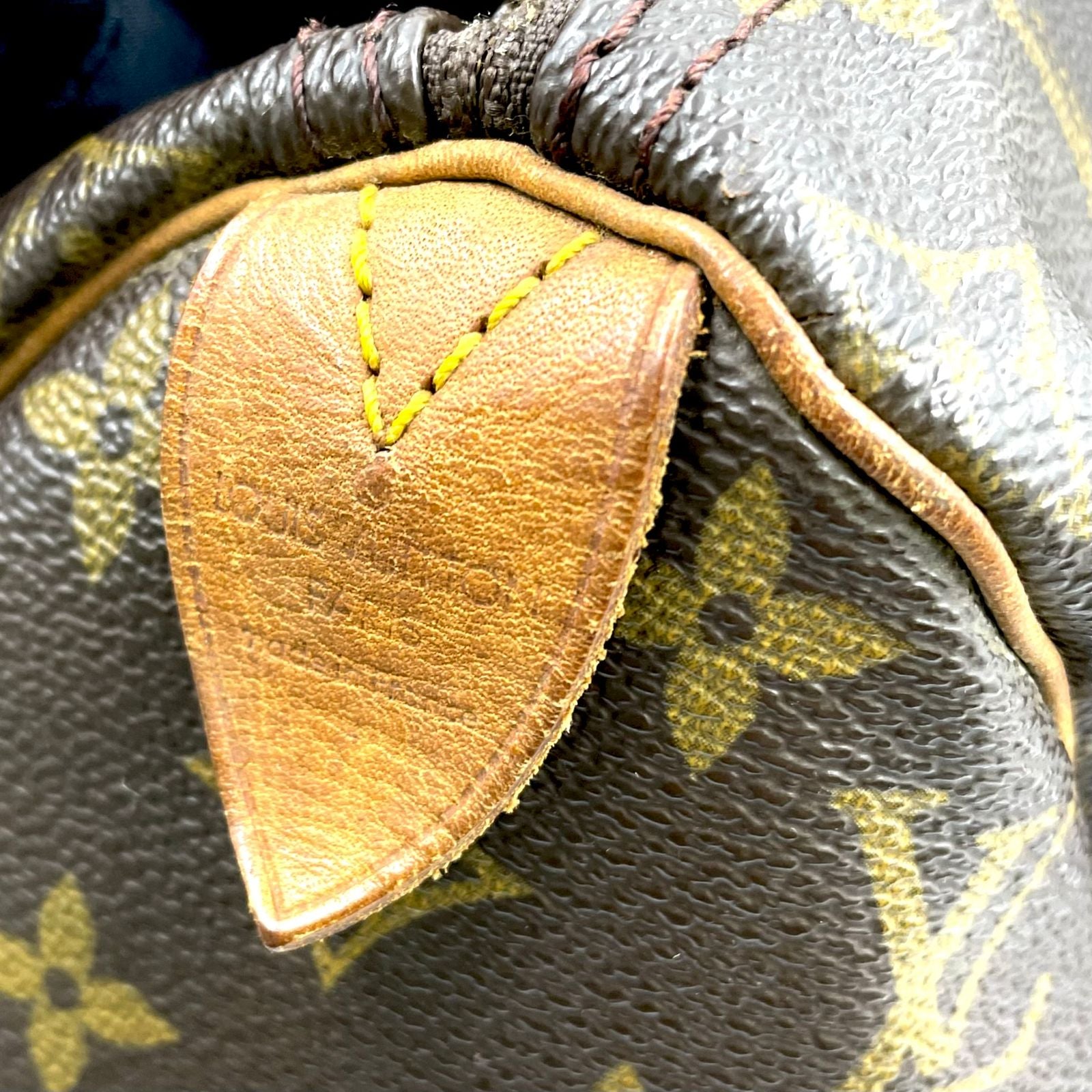 Louis Vuitton Speedy 40 Monogram Leather Brown Handbag Gold — view 4