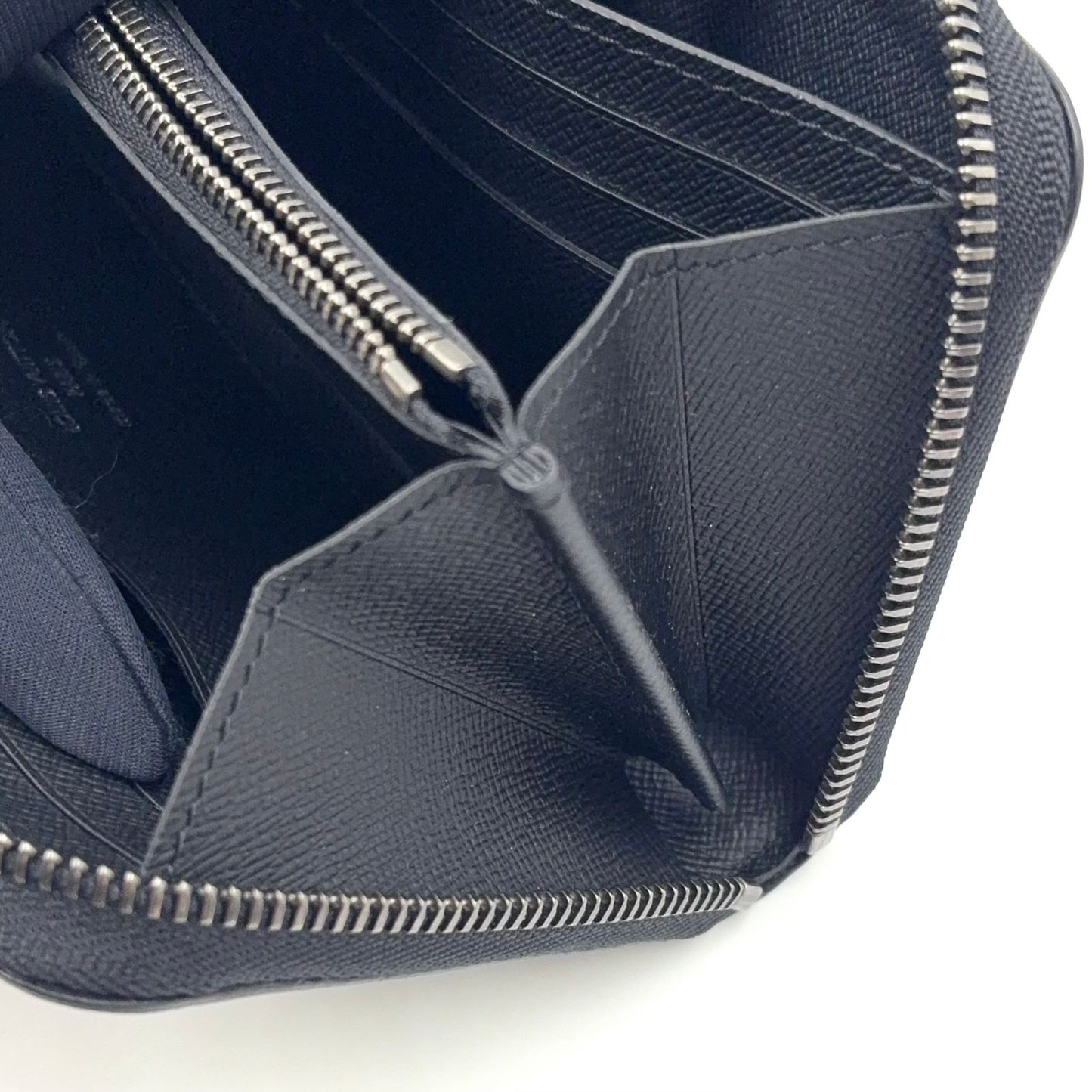 Louis Vuitton Zippy Wallet Horizontal Monogram Eclipse Black Silver — view 9
