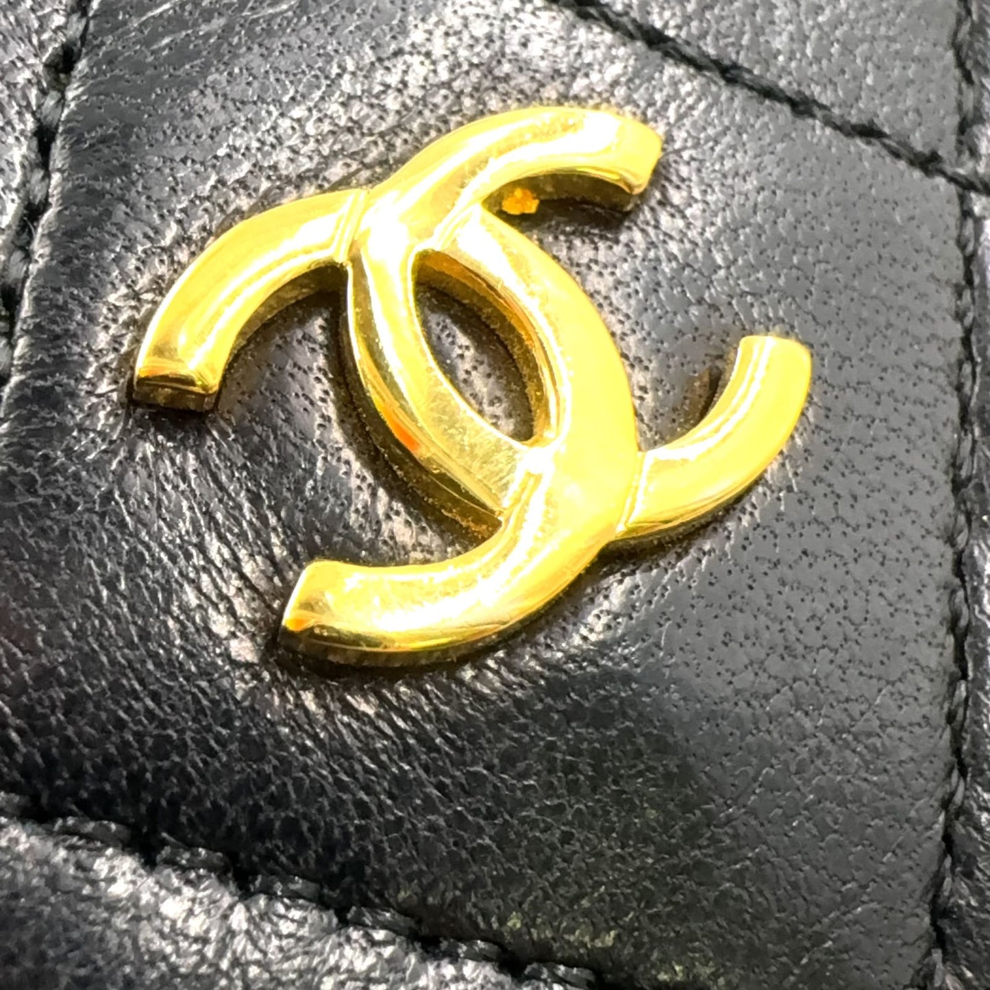 Chanel Quilted Shoulder Bag Lambskin Black Pouch Gold — view 4