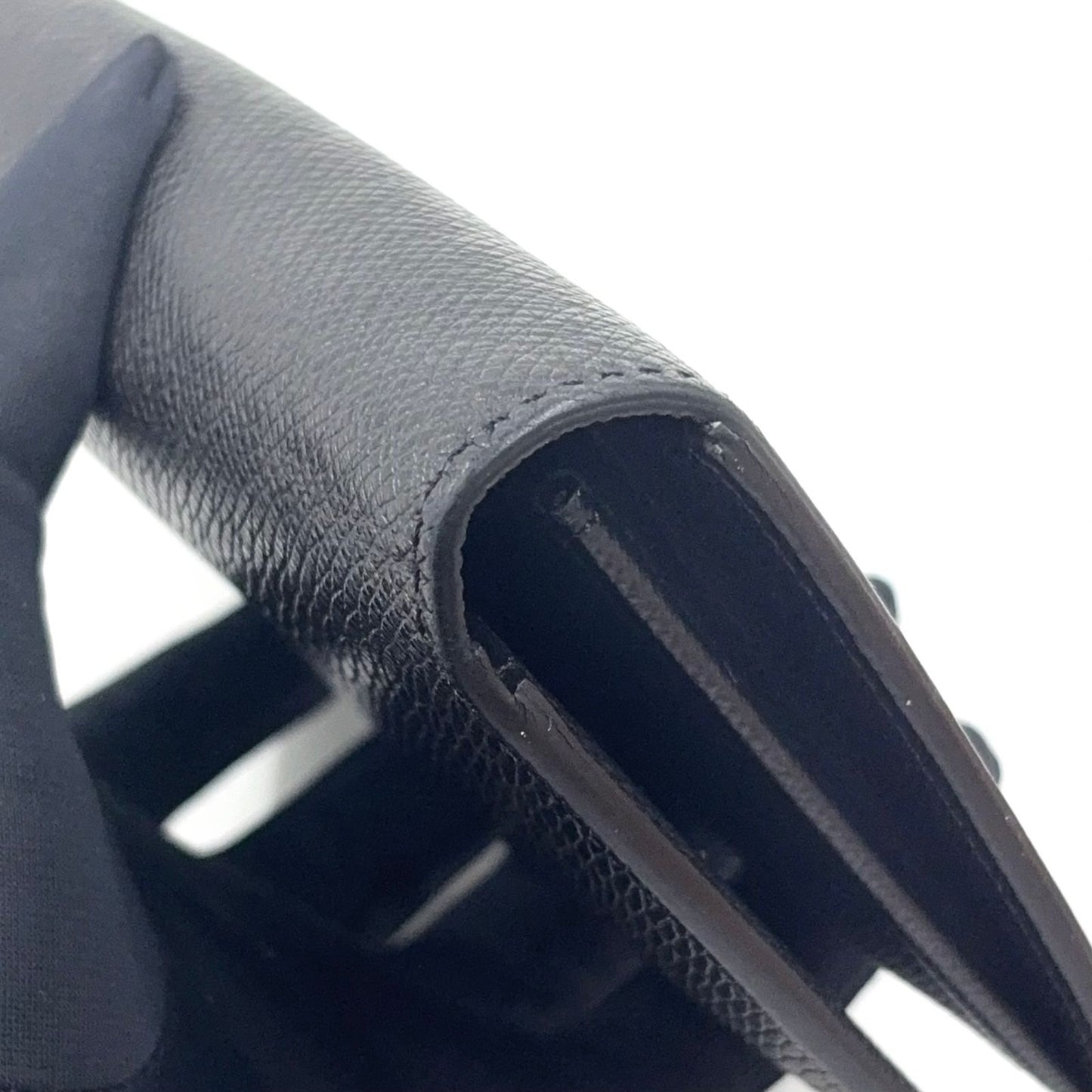 Louis Vuitton Portefeuille Brazza Taiga Leather Black Bifold Wallet Silver — view 5