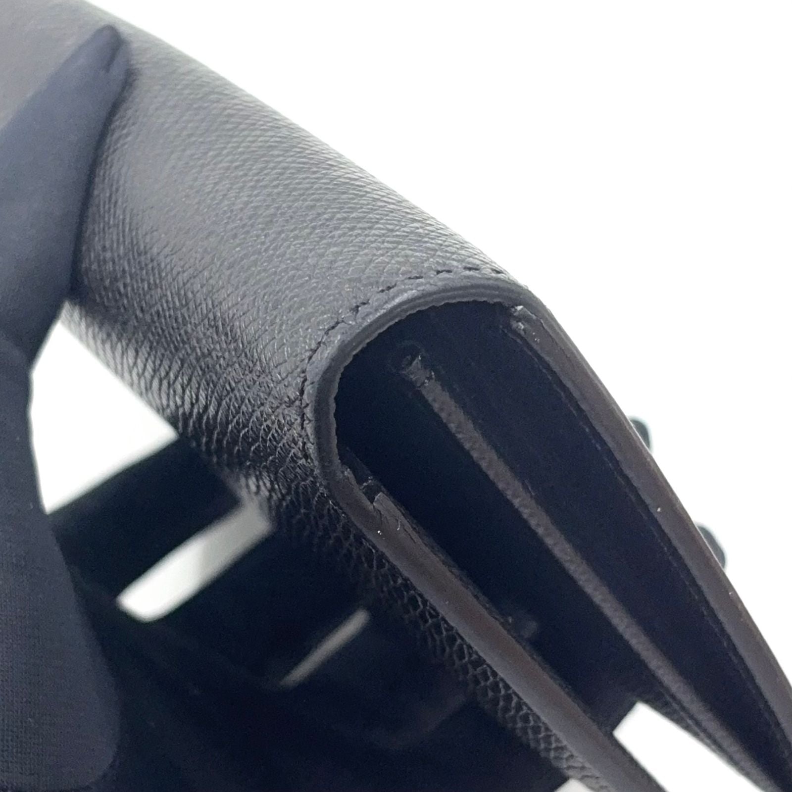 Louis Vuitton Portefeuille Brazza Taiga Leather Black Bifold Wallet Silver — view 5