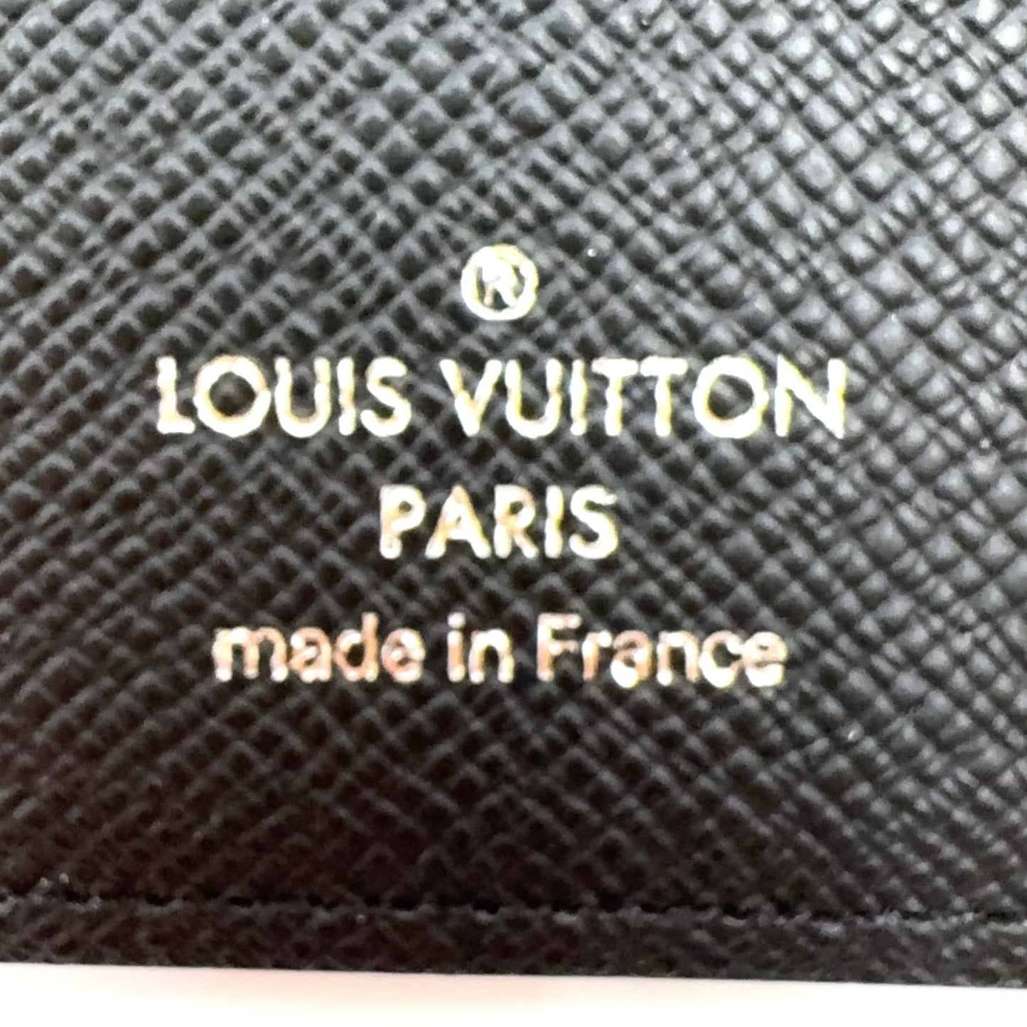 Louis Vuitton Portefeuille Brazza Taiga Leather Black Bifold Wallet Silver — view 4