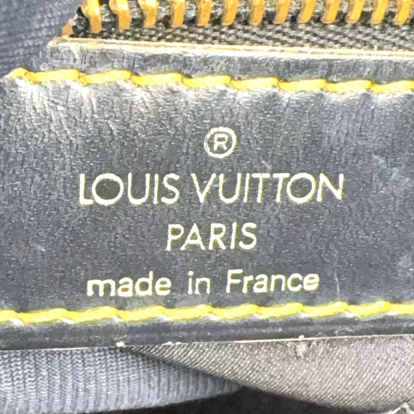 Louis Vuitton Lockit PM Suhali Noir Leather Black Handbag — view 4