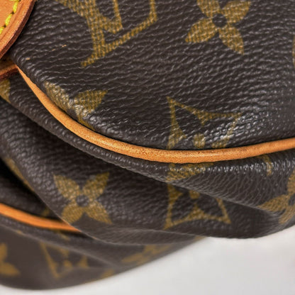 Louis Vuitton Saumur 30 Crossbody Shoulder Bag Monogram Brown — view 3