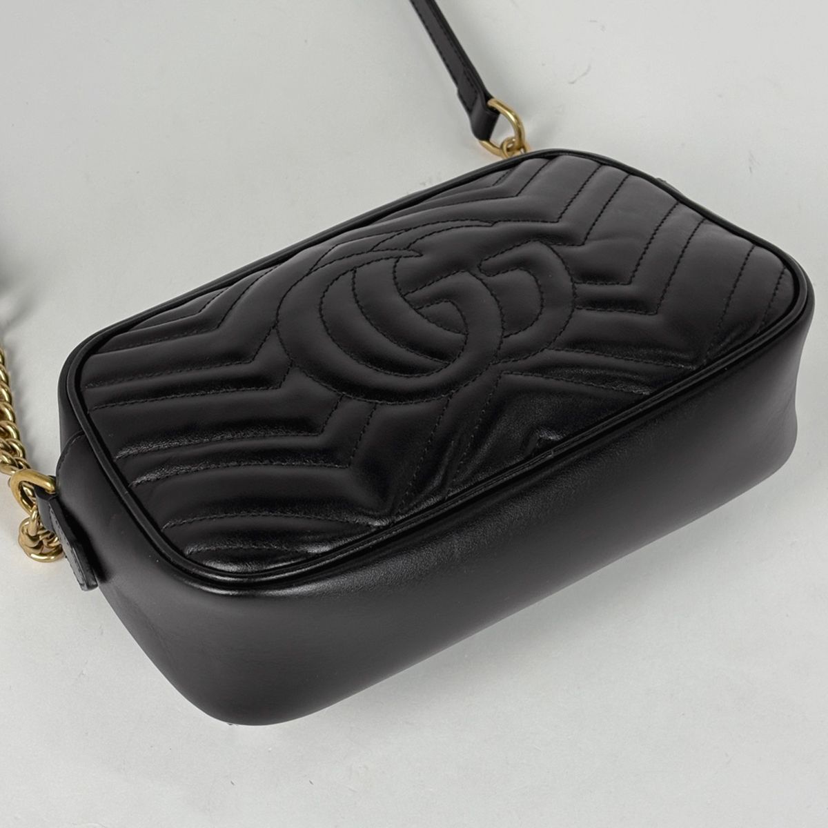 Gucci GG Marmont Chain Shoulder Bag Leather Black — view 2