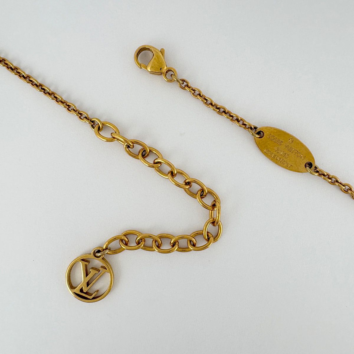 Louis Vuitton Flower Full Necklace Monogram Gold Plated — view 3