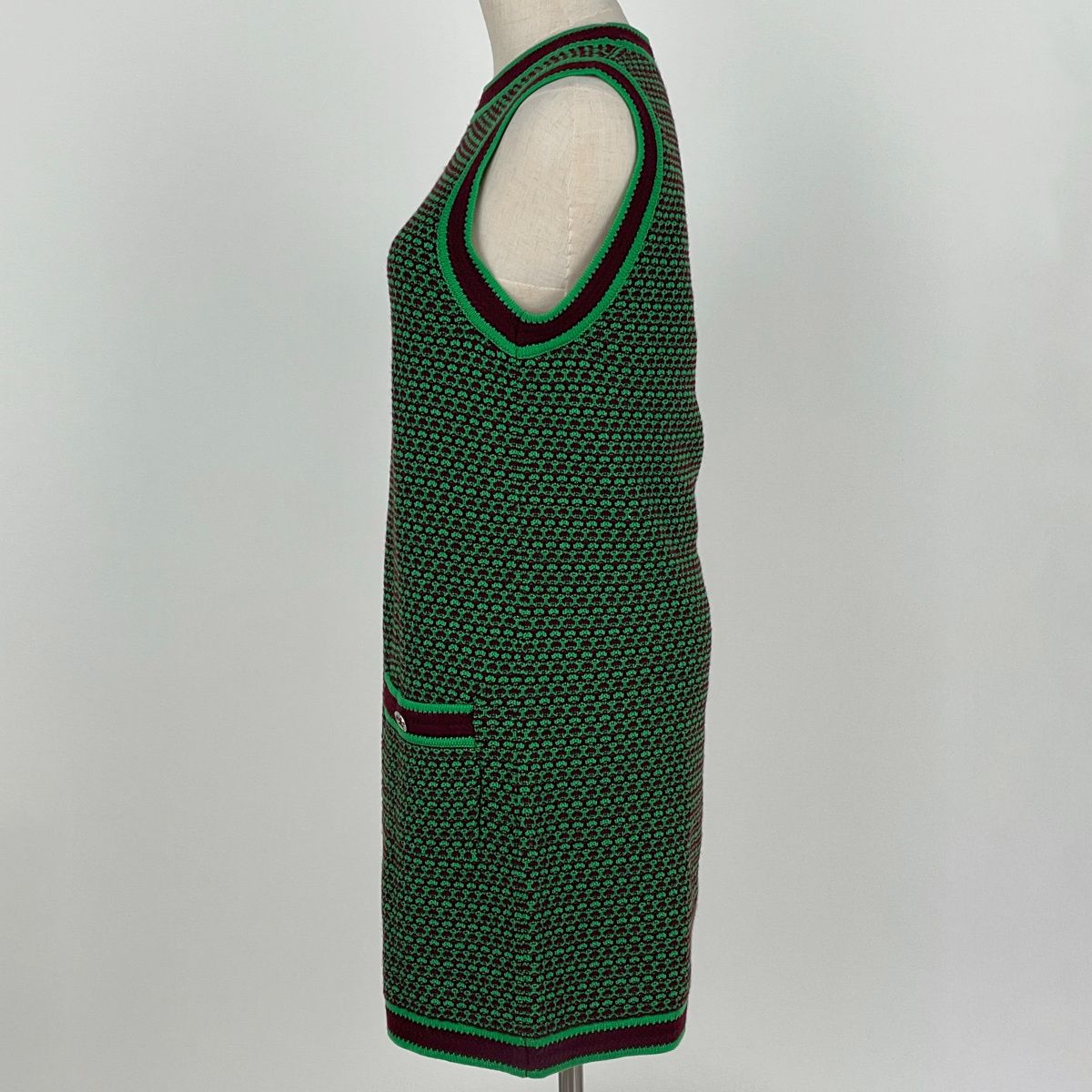 Chanel CC Logo Button Sleeveless Dress Knit Skirt Cashmere Green — view 2