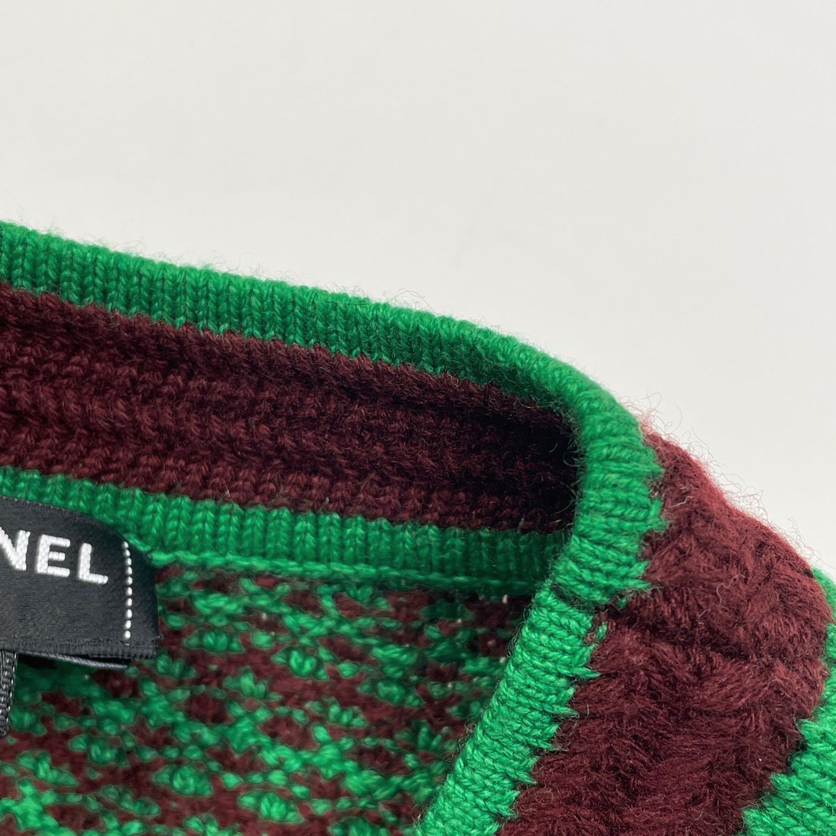 Chanel CC Logo Button Sleeveless Dress Knit Skirt Cashmere Green — view 5