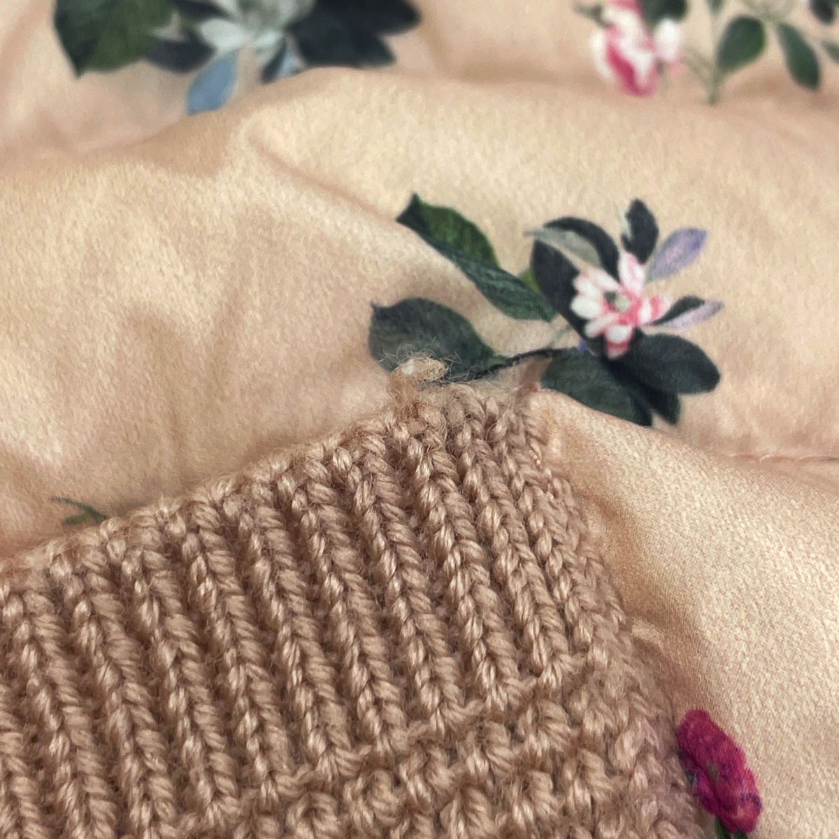Moncler Knit Contrast Down Jacket Floral Top Cardigan Pink — view 6