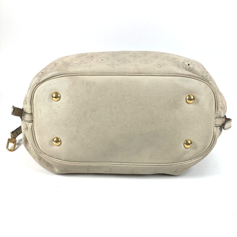 Louis Vuitton Shoulder Bag XL Monogram Mahina Leather Run White — view 5
