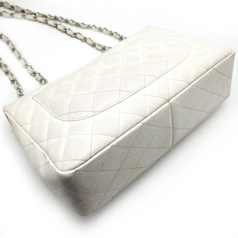 Chanel Shoulder Bag White — view 4