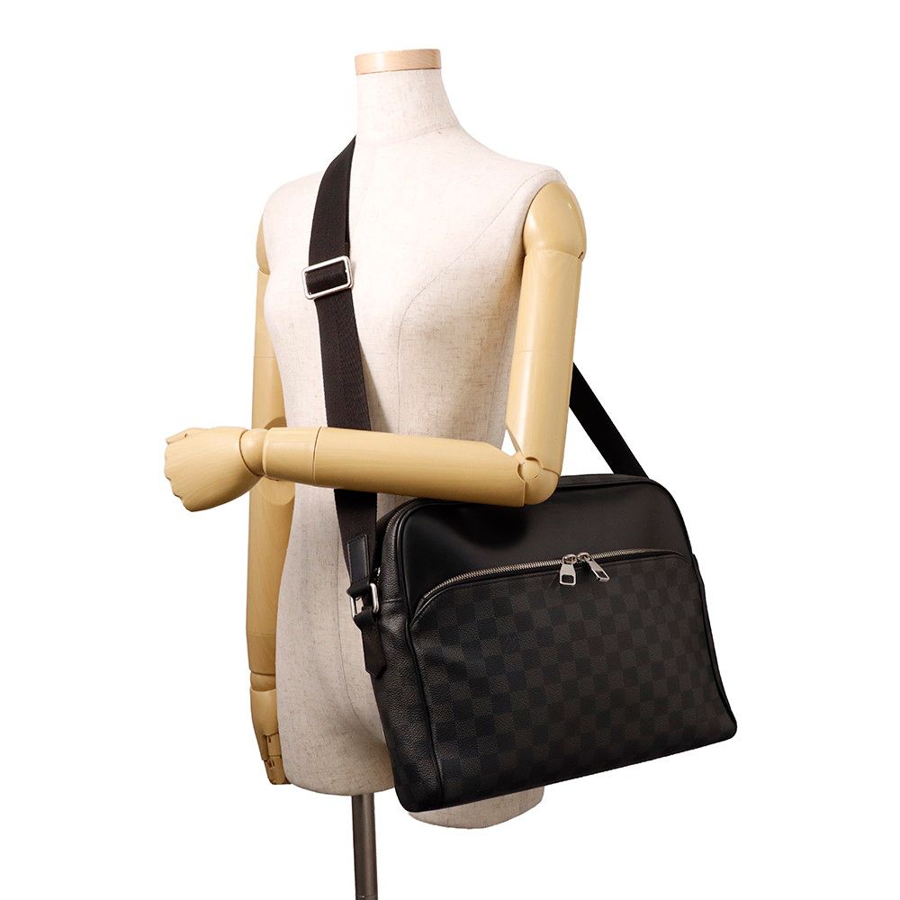 Louis Vuitton Shoulder Bag Damier Graphite Dayton MM Black — view 4