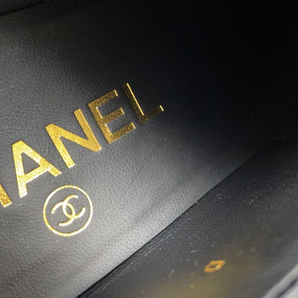 Chanel Loafers CC Logo Leather 37.5 Shoes Black — view 7