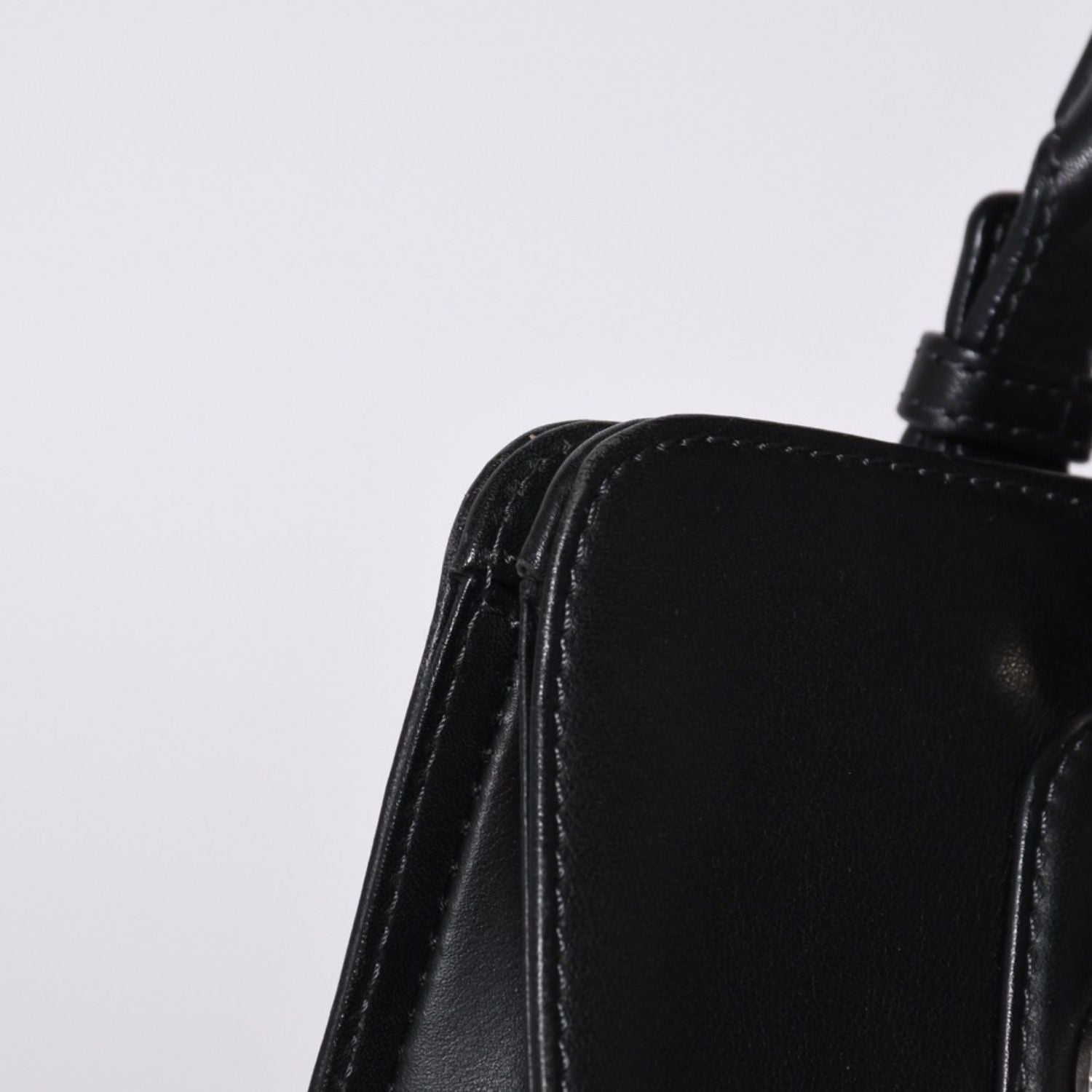 Loewe Camoscio Anagram Logo Leather Tote Bag — view 8