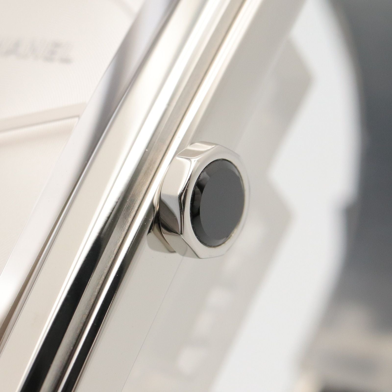 Chanel Watch Boyfriend White Stainless Steel Leather — view 7