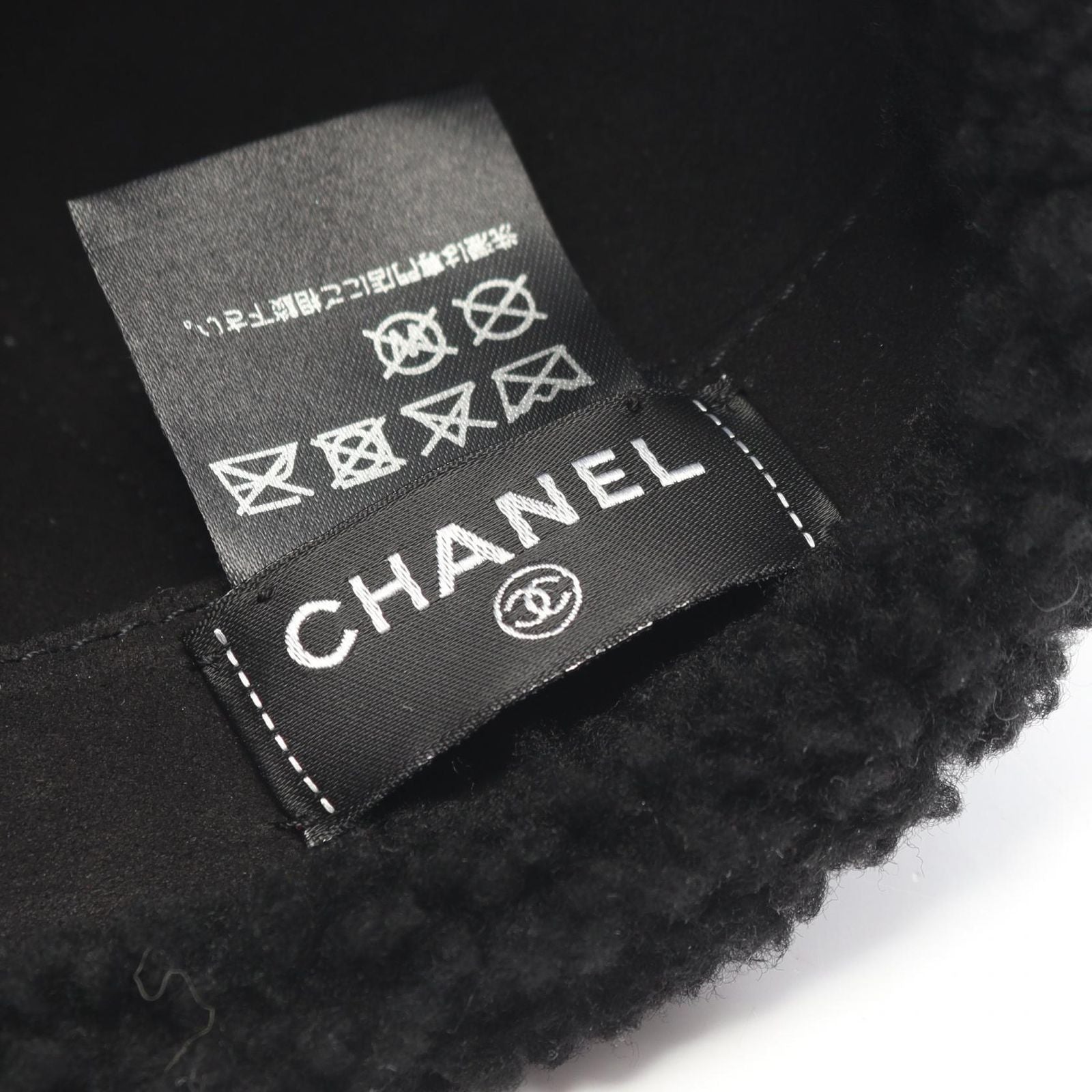 Chanel Cap CC Logo Boa Shearling Cap Hat — view 4