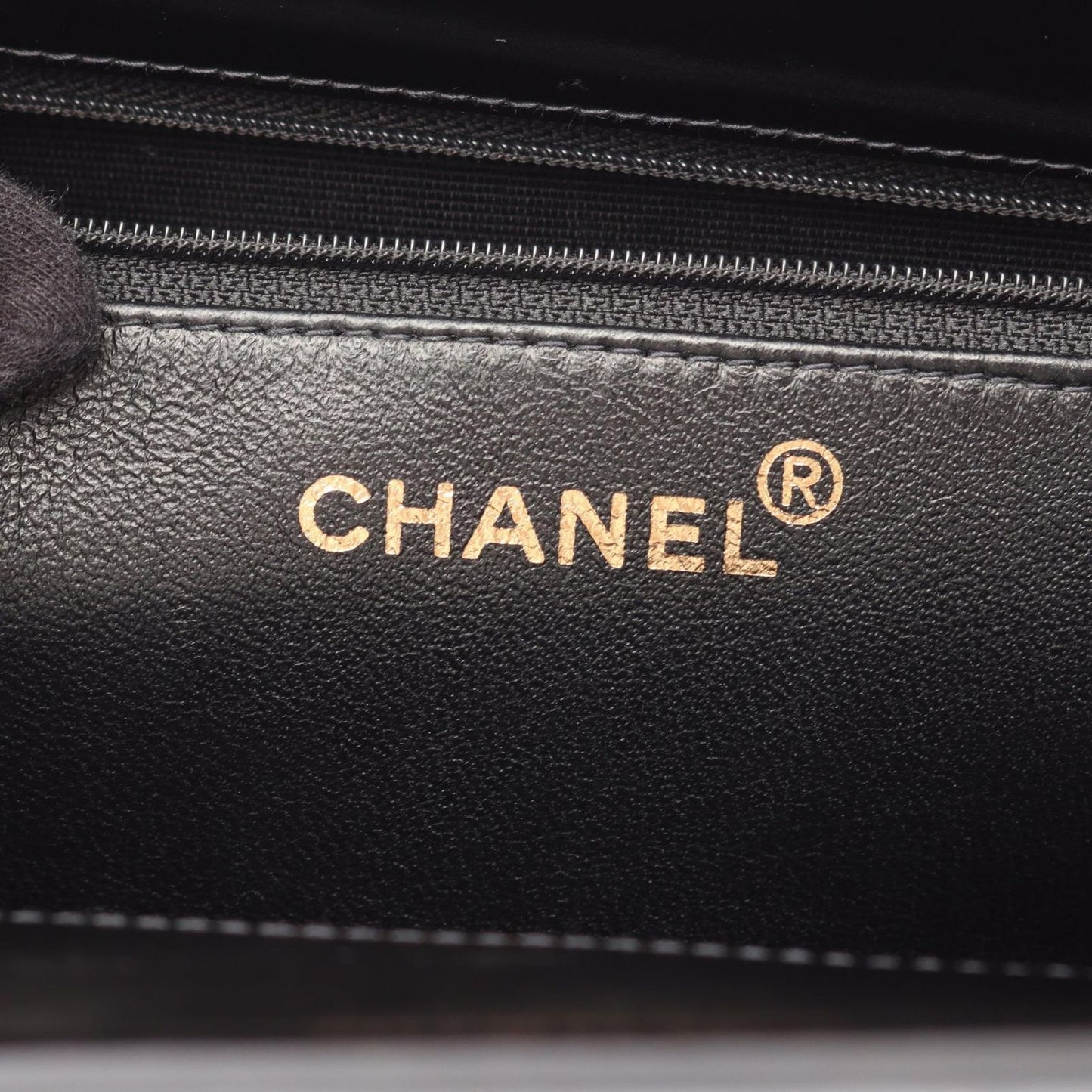 Chanel Tote Quilted Black Patent Leather CC Logo — view 4
