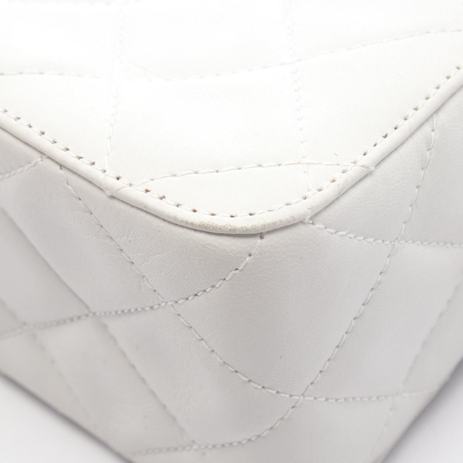 Chanel Handbag Quilted White Lambskin Chain Bag — view 9