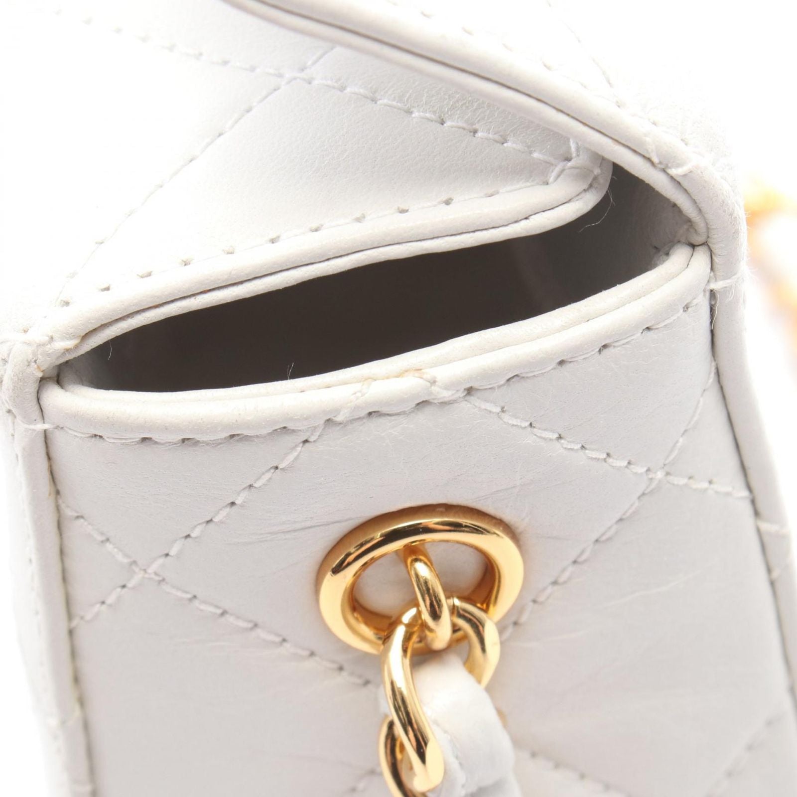 Chanel Handbag Quilted White Lambskin Chain Bag — view 6