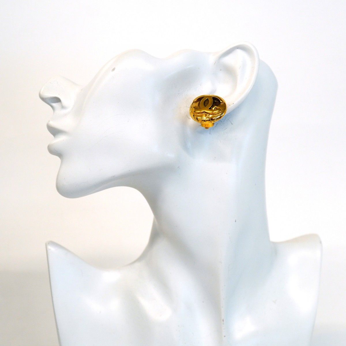 Chanel Earrings Vintage CC Logo Round — view 5