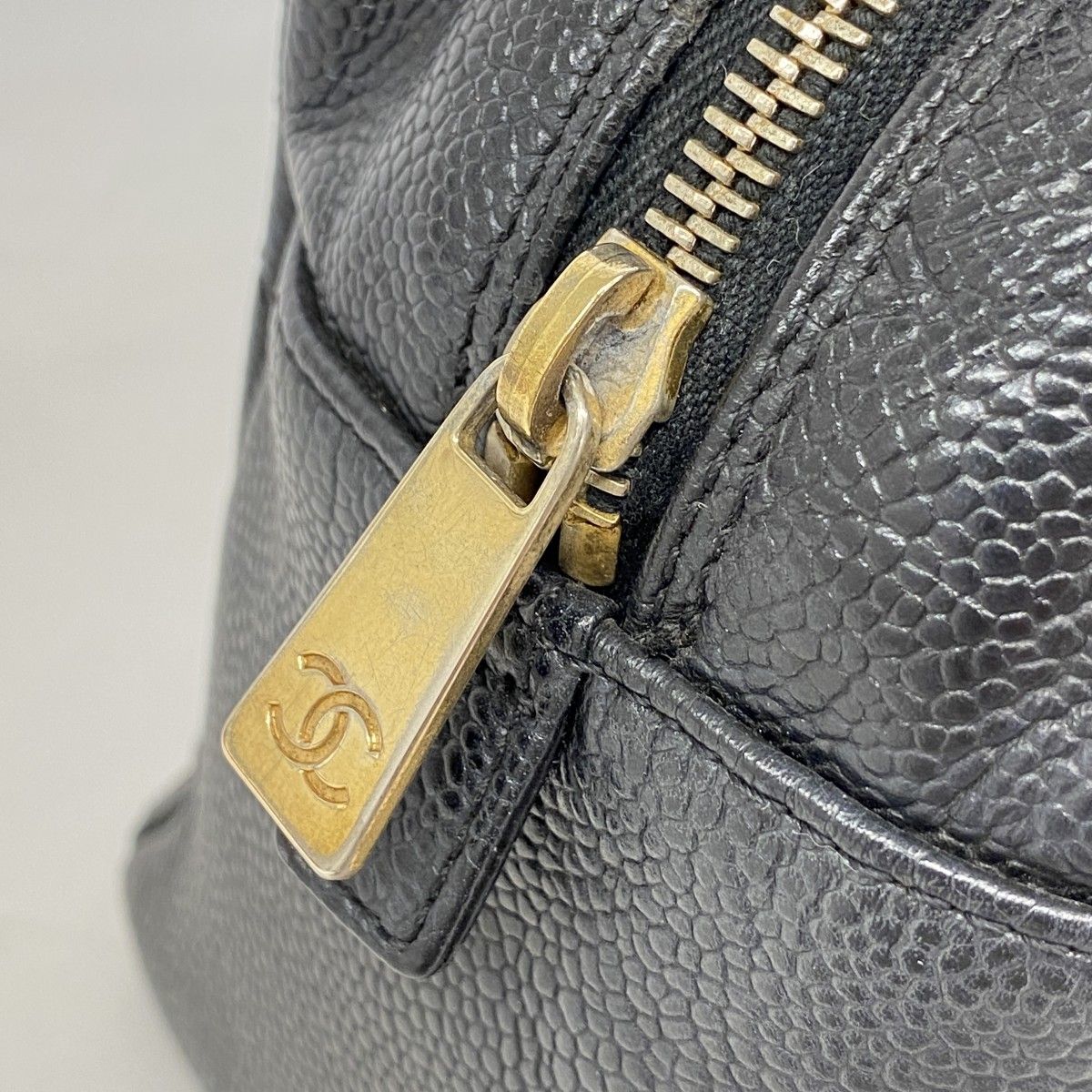 Chanel Shoulder Bag Quilted Caviar Leather Black Gold — view 9