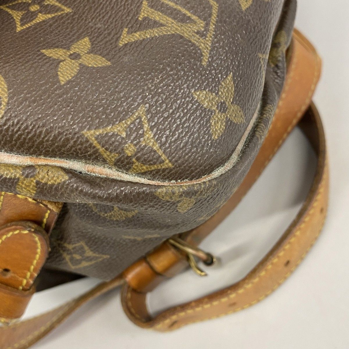 Louis Vuitton Shoulder Bag Monogram Saumur 35 Brown — view 6